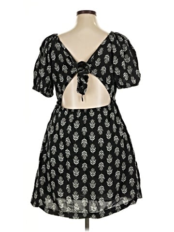 Old Navy Casual Dress (view 2)