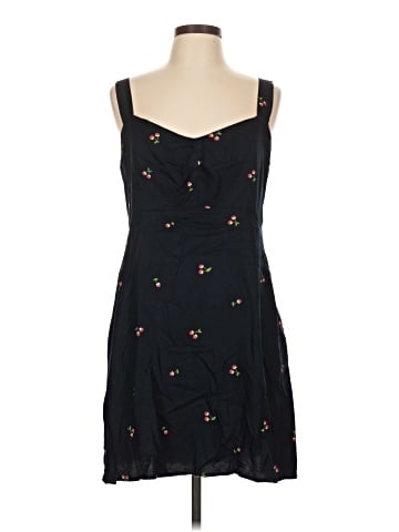 Old Navy Casual Dress (view 1)