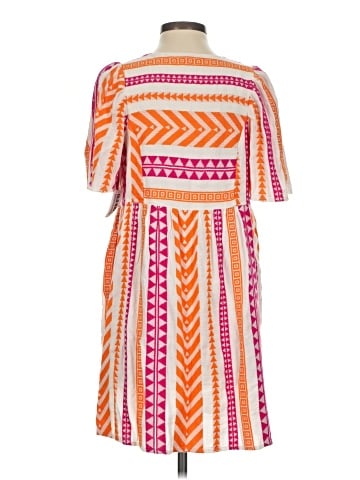 Old Navy Casual Dress (view 2)