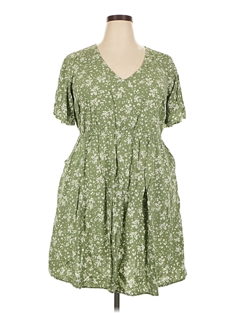Pre-owned Torrid Casual Dress In Green