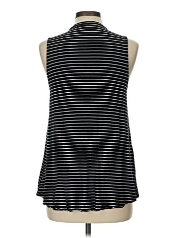 American Eagle Outfitters Sleeveless T-Shirt (view 2)