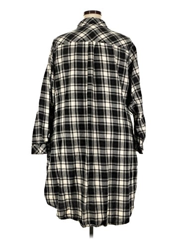 Torrid 3/4 Sleeve Henley (view 2)