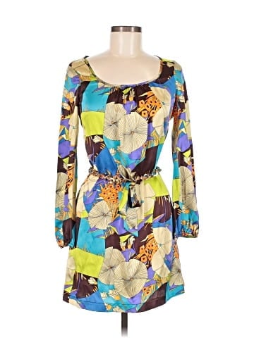 Single Dress Casual Dress (view 1)