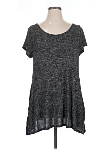 Maurices Short Sleeve T-Shirt (view 1)