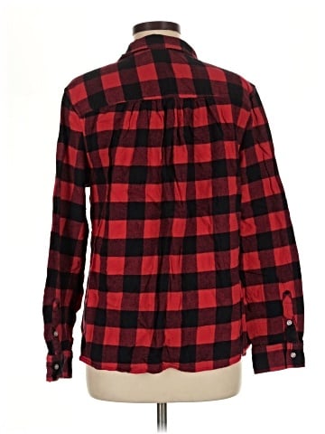 Croft & Barrow Long Sleeve Button-Down Shirt (view 2)