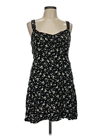 Old Navy Casual Dress (view 1)