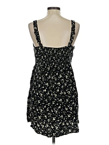Old Navy Casual Dress (view 2)