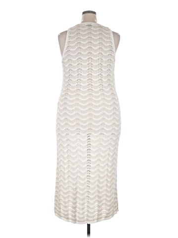 Old Navy Casual Dress (view 2)