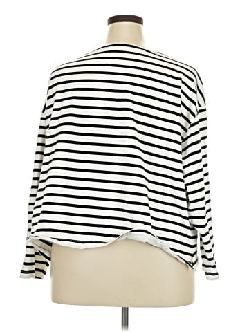 Old Navy 3/4 Sleeve T-Shirt (view 2)