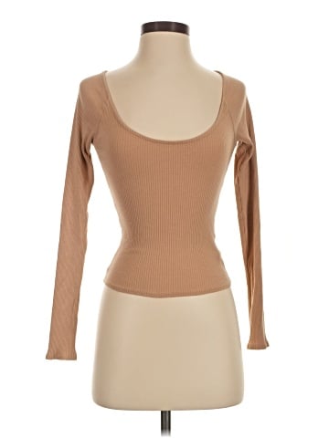 Urban Outfitters Long Sleeve T-Shirt (view 1)