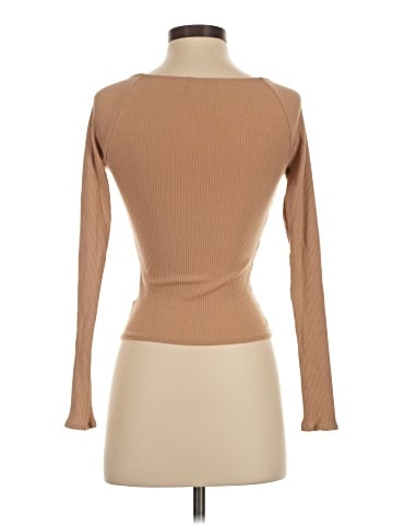 Urban Outfitters Long Sleeve T-Shirt (view 2)