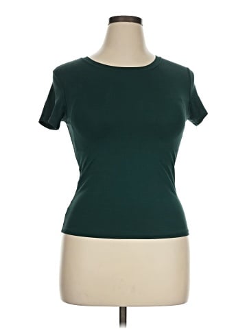 Uniqlo Short Sleeve T-Shirt (view 1)