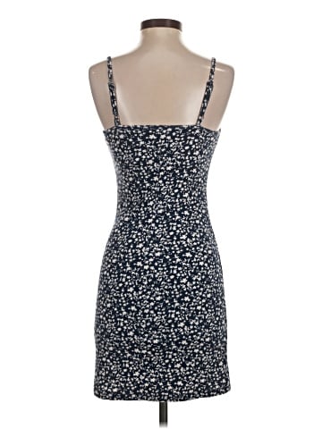 Old Navy Casual Dress (view 2)