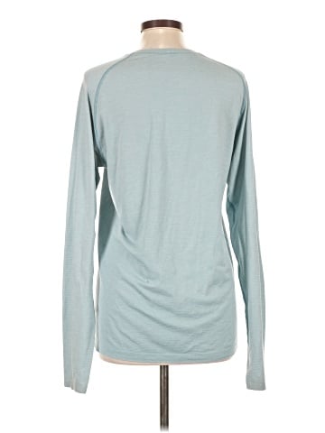 Lululemon Athletica Long Sleeve T-Shirt (view 2)