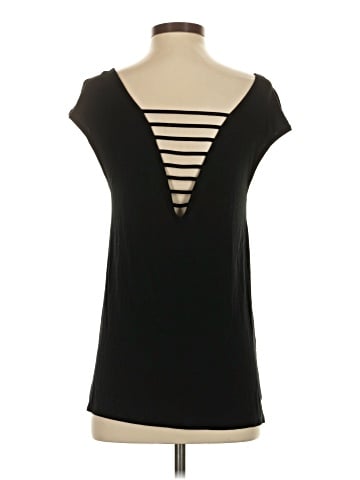 American Eagle Outfitters Sleeveless T-Shirt (view 2)