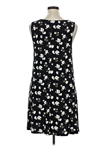 Old Navy Casual Dress (view 2)