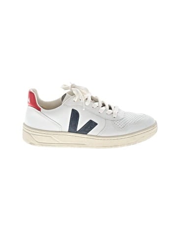 VEJA Sneakers (view 1)