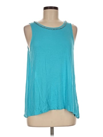 Jennifer Lopez Sleeveless Top (view 1)