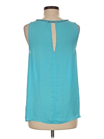Jennifer Lopez Sleeveless Top (view 2)