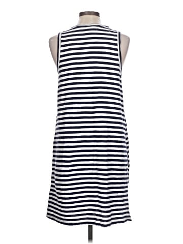 Old Navy Casual Dress (view 2)