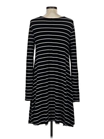 Old Navy Casual Dress (view 2)