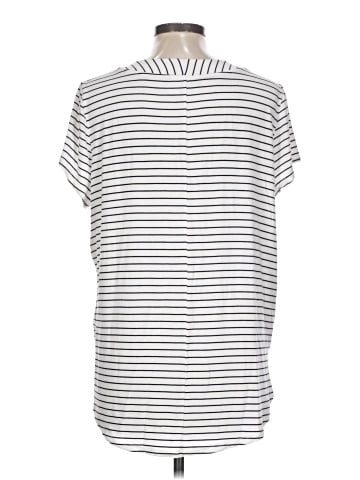 Old Navy Short Sleeve T-Shirt (view 2)