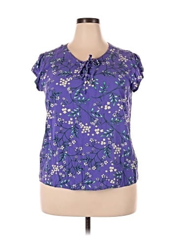 Liz Claiborne Short Sleeve T-Shirt (view 1)