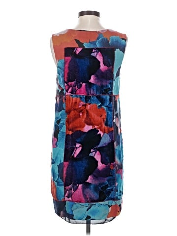 Leifsdottir Casual Dress (view 2)