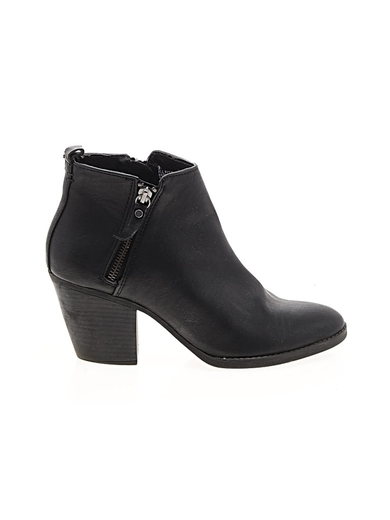 Pre-owned Universal Thread Ankle Boots In Black