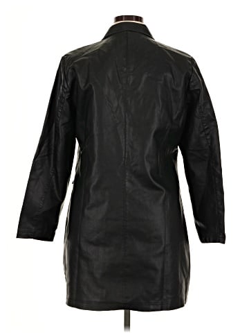 Tanming Raincoat (view 2)