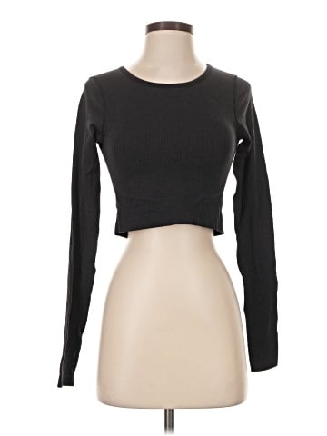 Lululemon Athletica Long Sleeve T-Shirt (view 1)