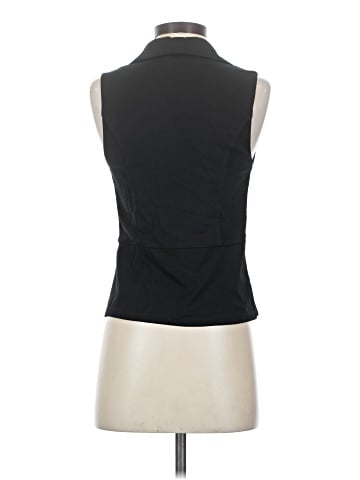Lulus Sleeveless Button-Down Shirt (view 2)