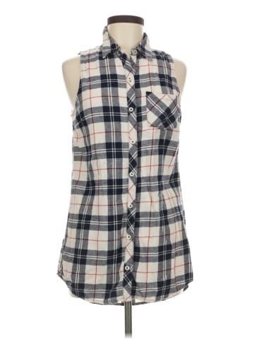 Forever 21 Sleeveless Button-Down Shirt (view 1)