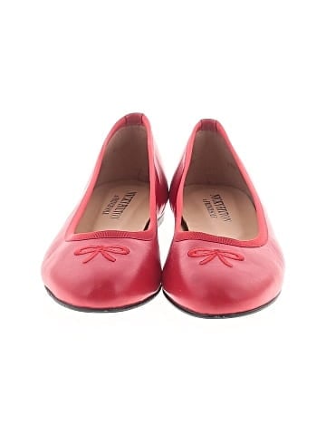 Nicky Hilton Flats (view 2)