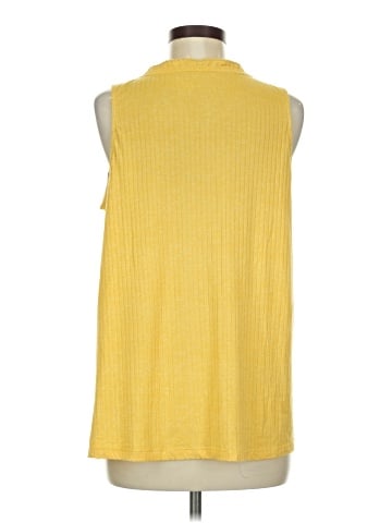 Croft & Barrow Sleeveless Top (view 2)
