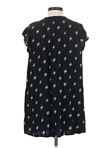 Old Navy Casual Dress (view 2)