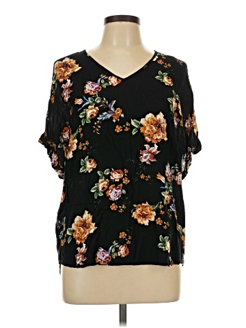 Kaileigh Short Sleeve Blouse (view 1)