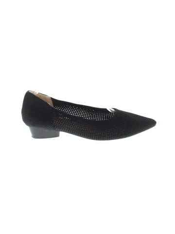 Unbranded Flats (view 1)