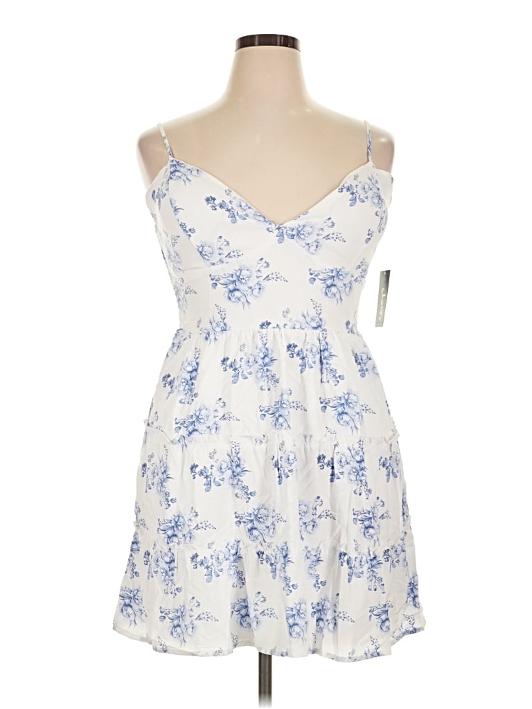 Pre-owned Justify Cocktail Dress In White