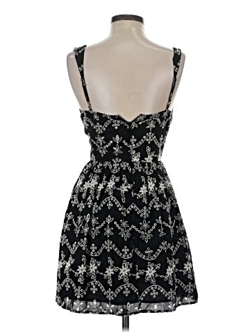 Francesca's Sleeveless Top (view 2)