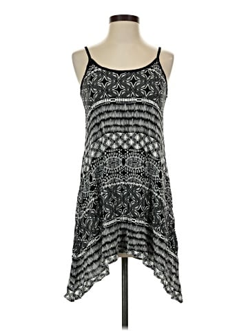B. Darlin Sleeveless Top (view 1)