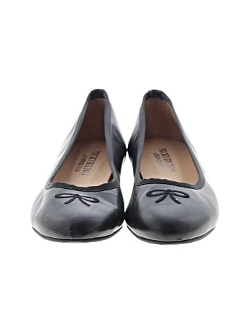 Nicky Hilton Flats (view 2)