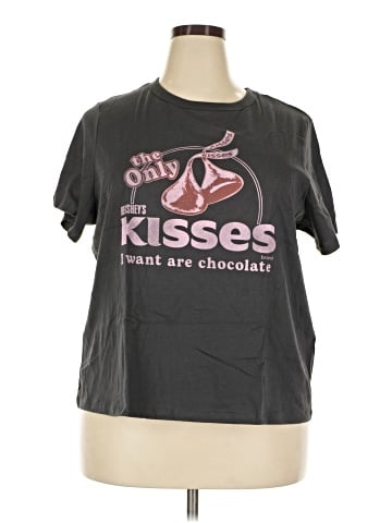 Old Navy Short Sleeve T-Shirt (view 1)