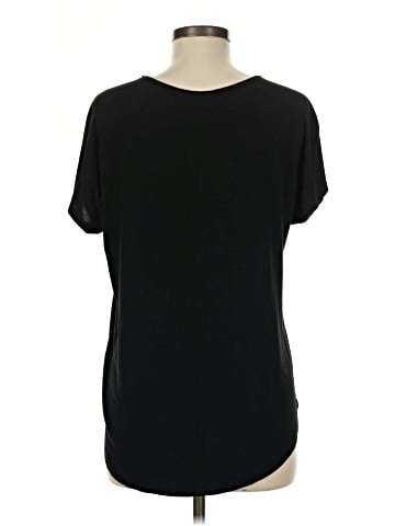 Lucy & Laurel Short Sleeve T-Shirt (view 2)