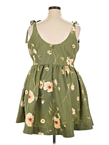Old Navy Casual Dress (view 2)