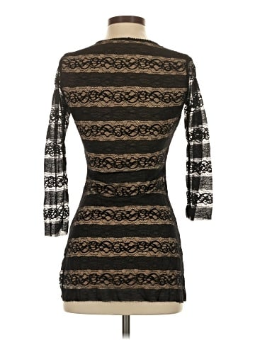 Max Studio 3/4 Sleeve Top (view 2)