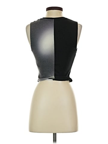 Nike Sleeveless Top (view 2)