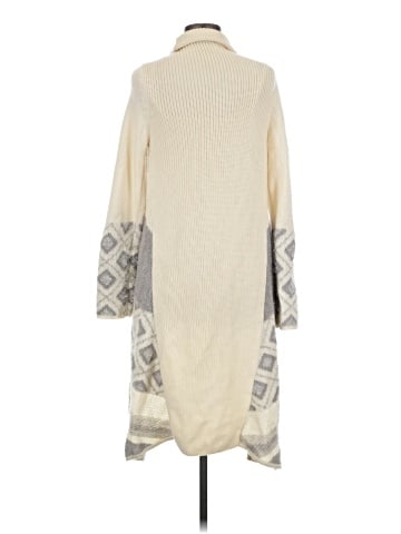 Vince. Poncho (view 2)