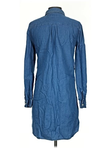 Old Navy Long Sleeve Button-Down Shirt (view 2)