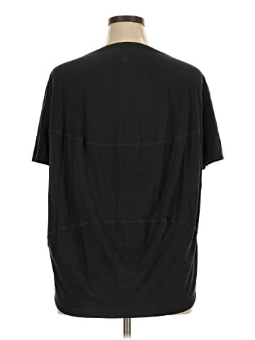 Lululemon Athletica Short Sleeve T-Shirt (view 2)